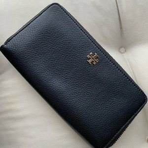 Tory Burch wallet